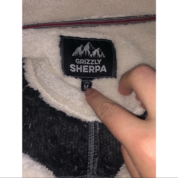 Sherpa quarter zip  medium - Picture 3 of 3
